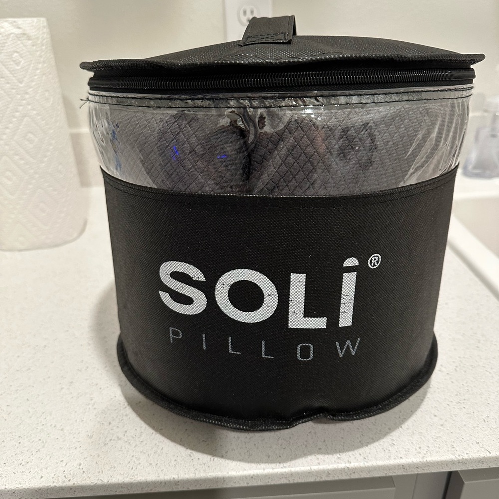 SOLI Pillow with accessories (extra cover) New in Box
